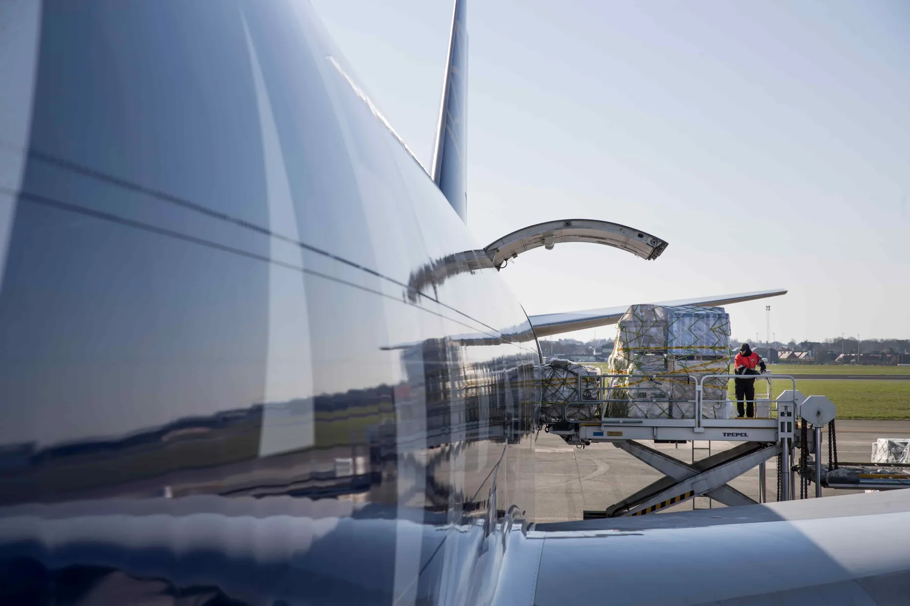 aircraft_side_loading_banner
